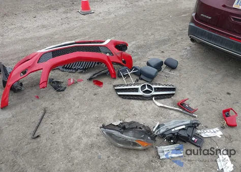 2013 Mercedes-Benz Glk 350 4Matic z USA, uszkodzony, nr VIN WDCGG8JB0DF962725